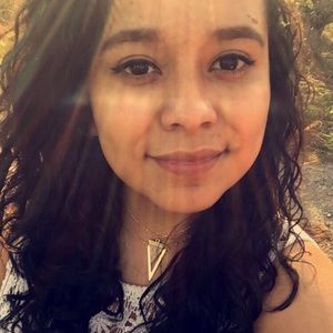 Meet your Posher, Kenia